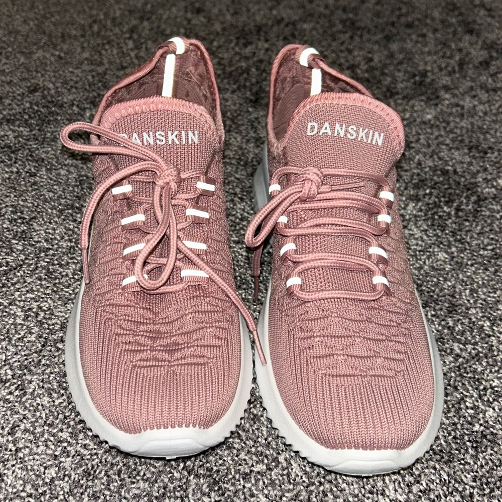 Danskin Women's Mauve Knit Sneakers
